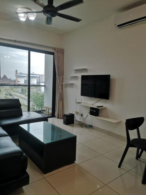 Cozy Apartment with City Green View by CasaMeus